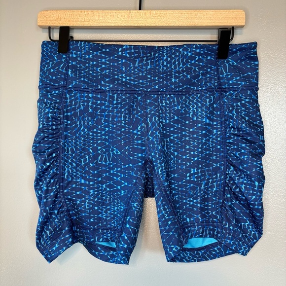 Lululemon sz 8 Luxtreme Speed Track Bike Shorts Samba Snake Blue Ruched Running - Picture 2 of 6
